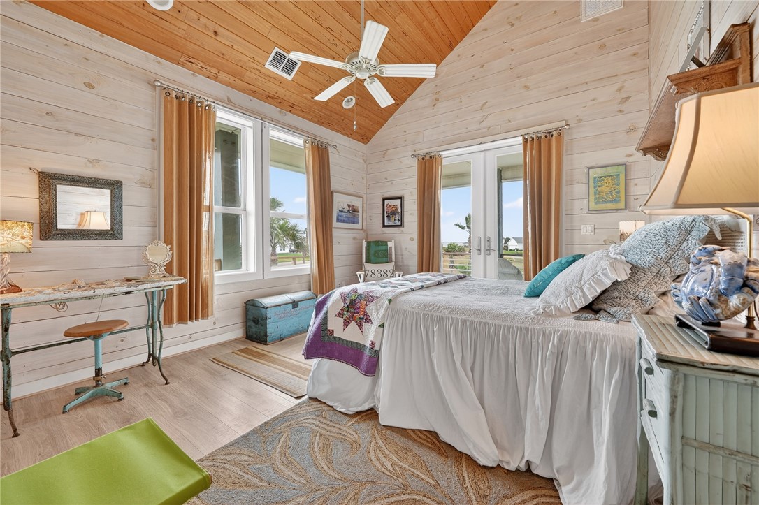 33 Lake Shore Rockport TX 78382