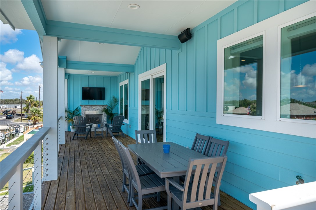107 Windjammer Street Rockport TX 78382