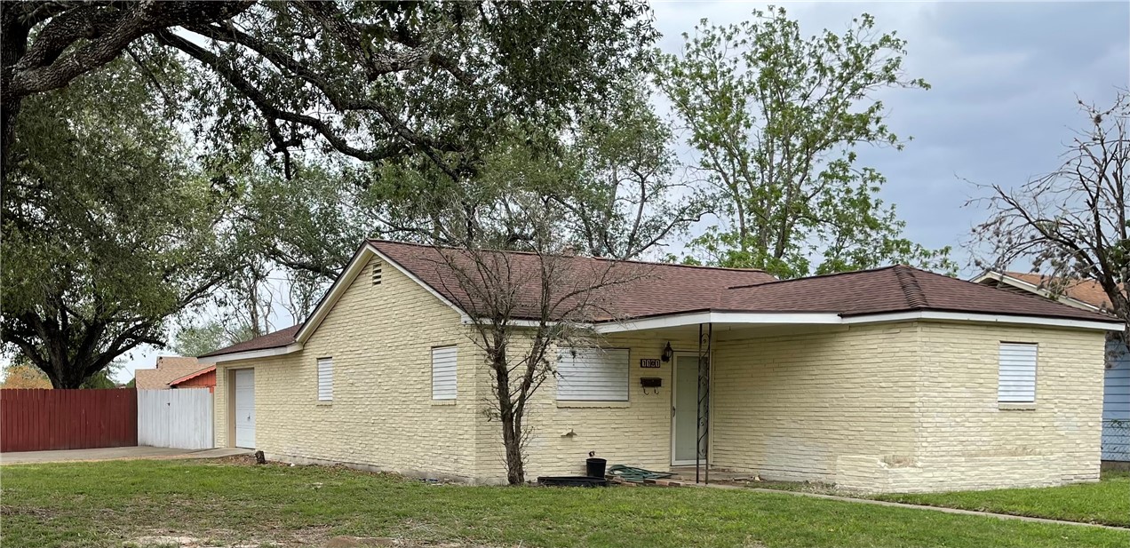 1101 Dewey Avenue Alice TX 78332