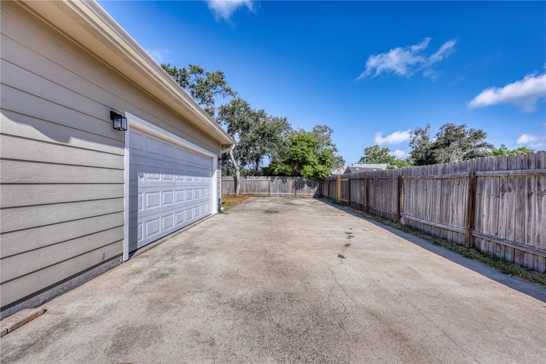 1950 Sandy Way Corpus Christi TX 78418