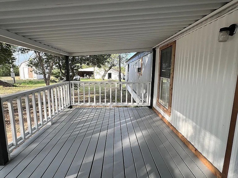 700 Lopez George West TX 78022
