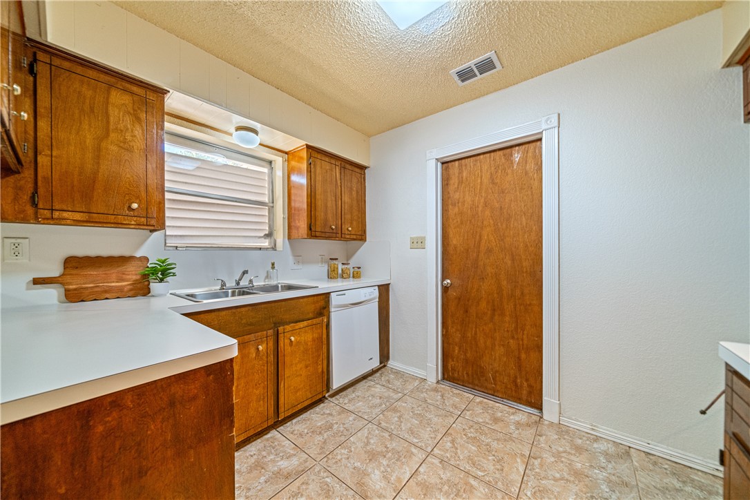 2210 Brighton Drive Corpus Christi TX 78418