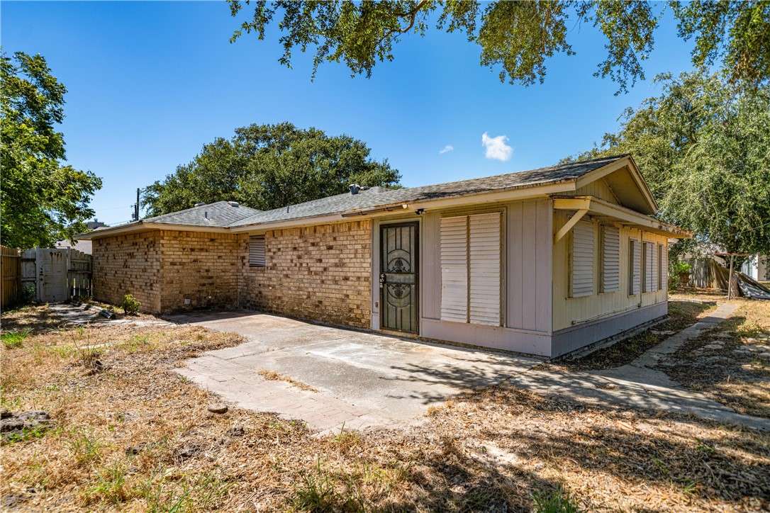 2210 Brighton Drive Corpus Christi TX 78418