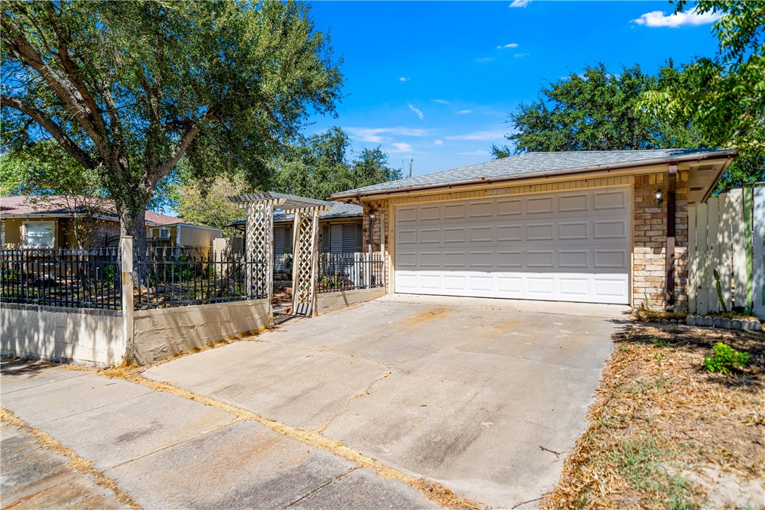 2210 Brighton Drive Corpus Christi TX 78418