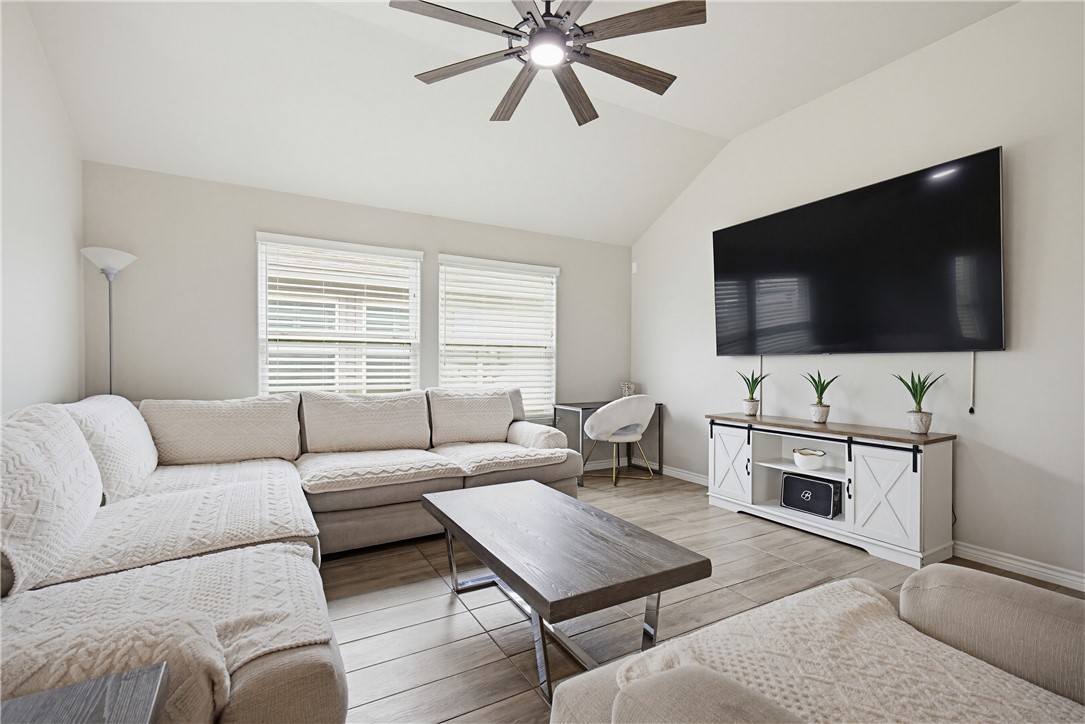 1261 Thames Chase Drive Corpus Christi TX 78415