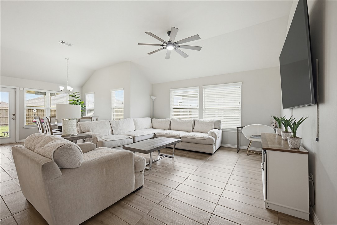 1261 Thames Chase Drive Corpus Christi TX 78415