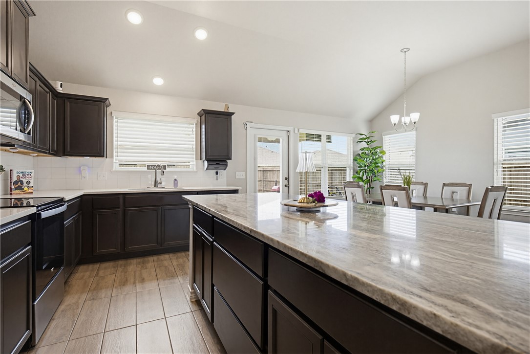 1261 Thames Chase Drive Corpus Christi TX 78415