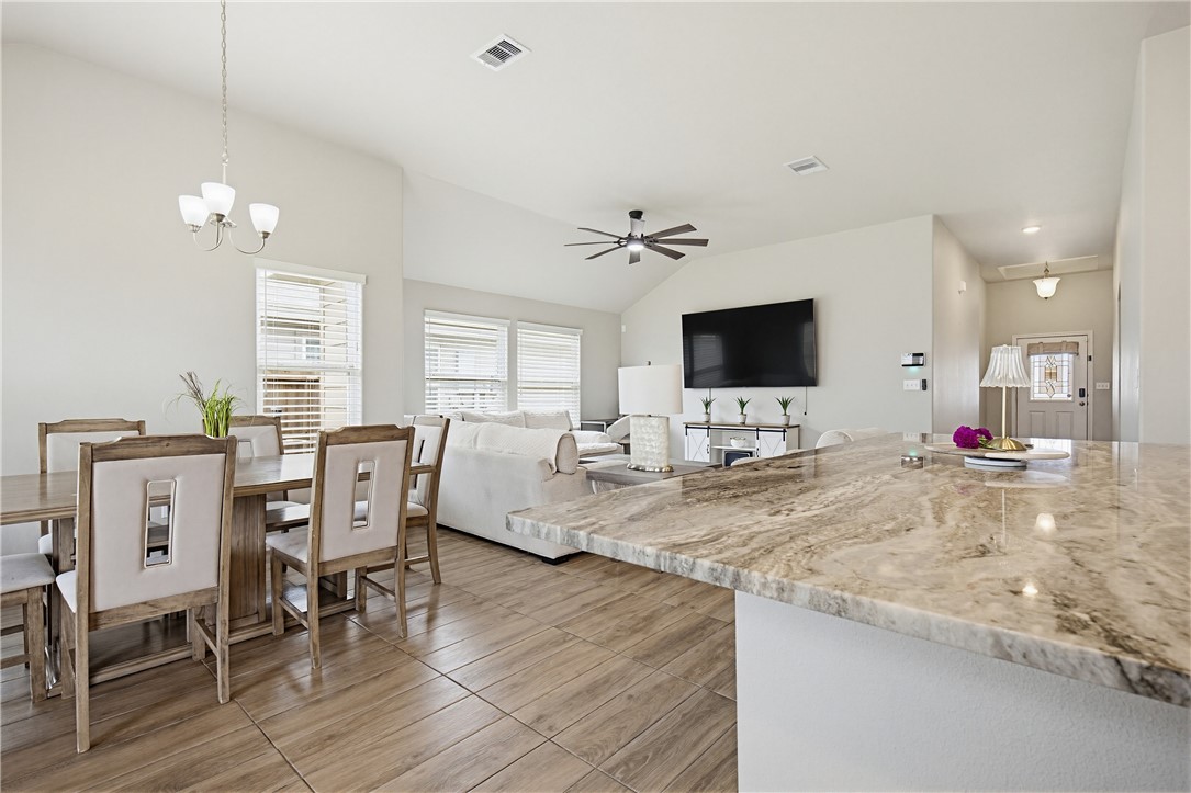 1261 Thames Chase Drive Corpus Christi TX 78415