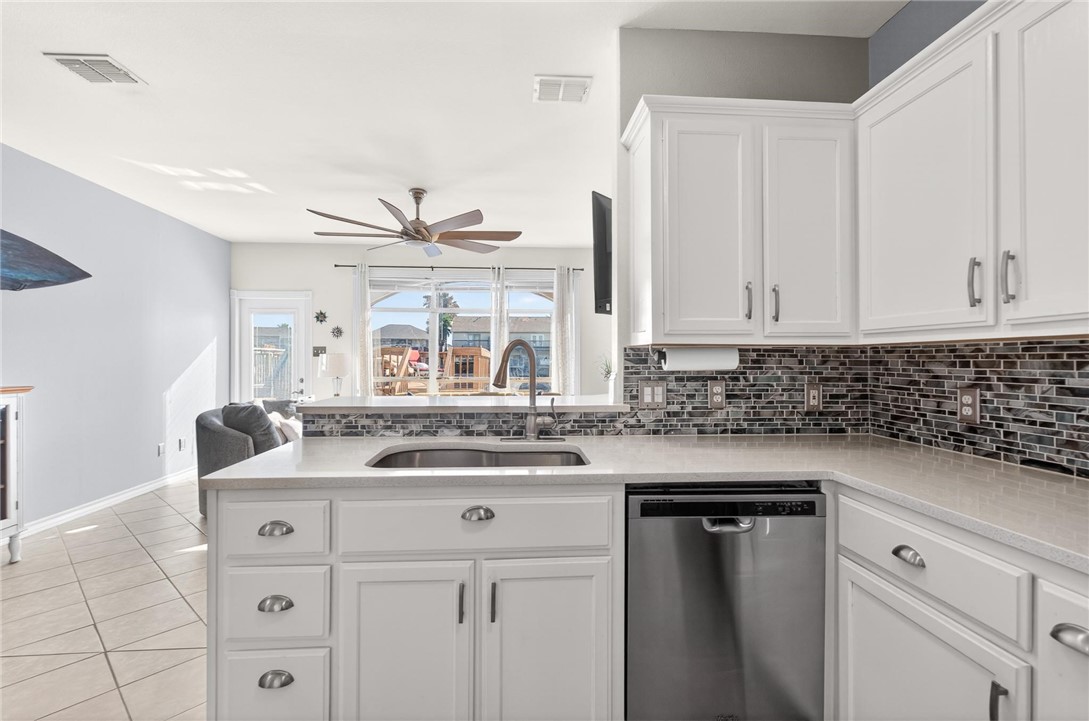 14001 Fortuna Bay Drive 3 Corpus Christi TX 78418