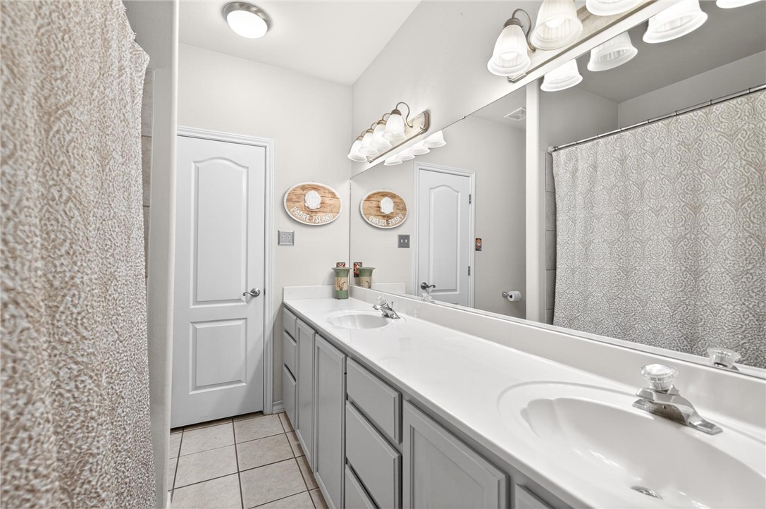 14001 Fortuna Bay Drive 3 Corpus Christi TX 78418