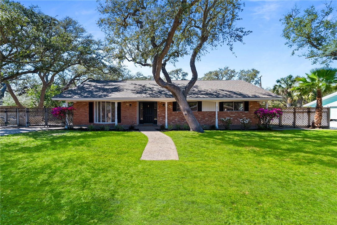 1905 Shores Lane Rockport TX 78382