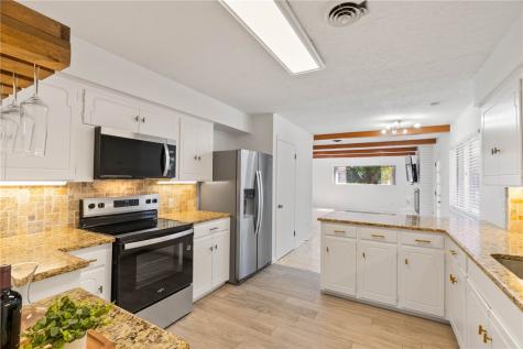 1905 Shores Lane Rockport TX 78382