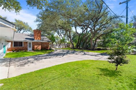 1905 Shores Lane Rockport TX 78382