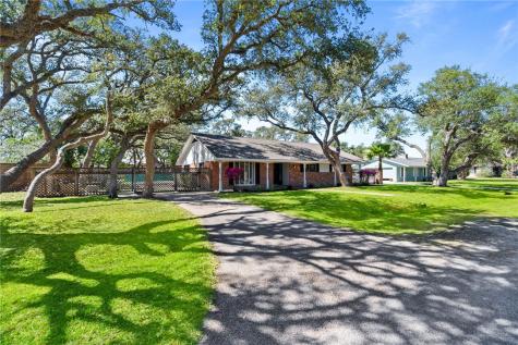 1905 Shores Lane Rockport TX 78382