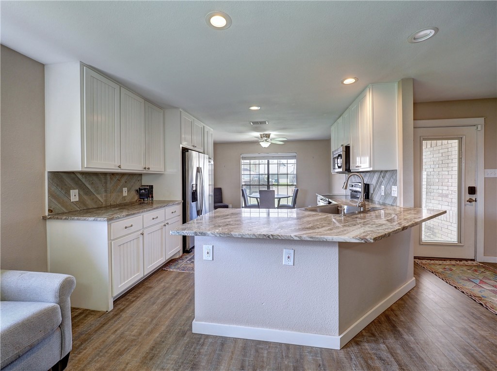 543 Lydia Ann Channel Port Aransas TX 78373