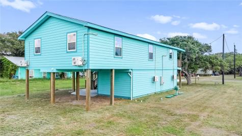 1123 S Fuqua Street Rockport TX 78382