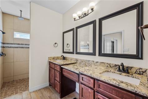 3818 Woodhouse Corpus Christi TX 78414