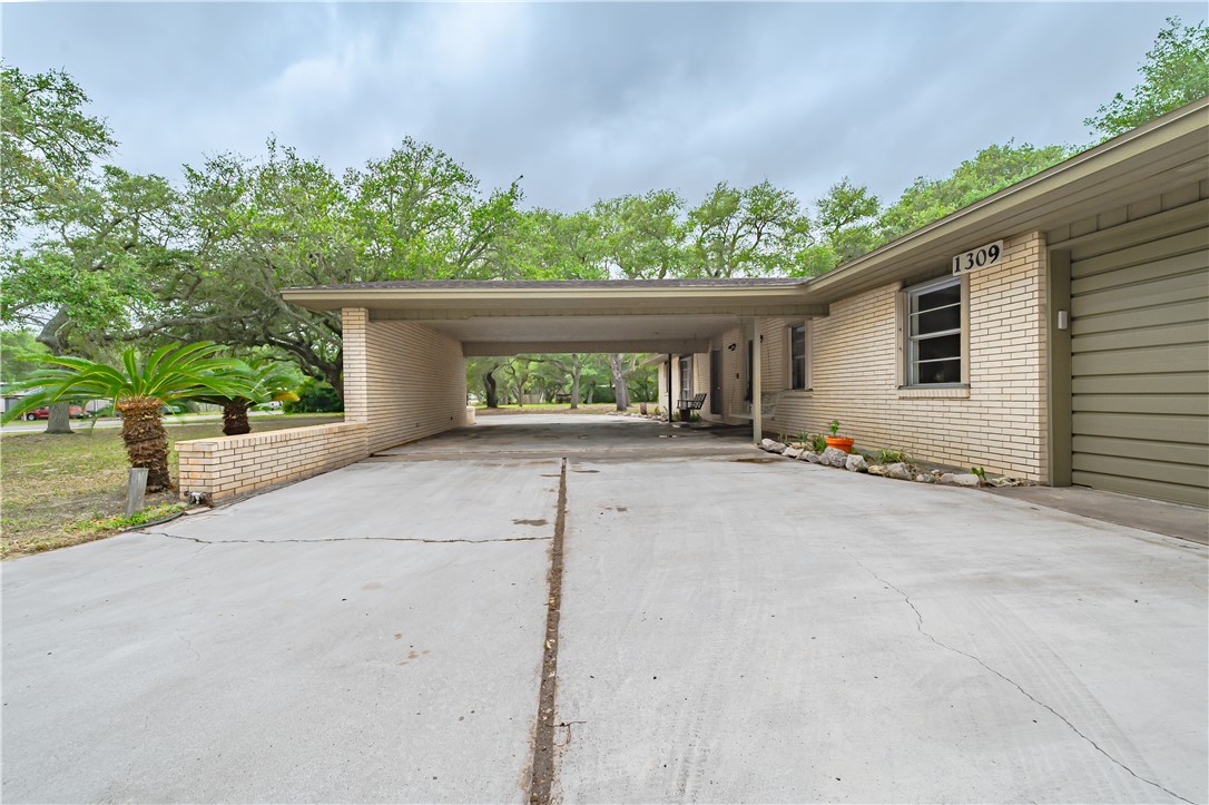 1309 Mesquite Street Rockport TX 78382