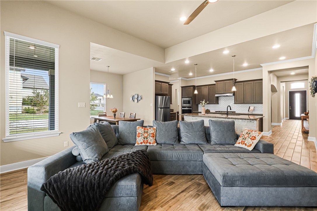27103 Coltens Canyon San Antonio TX 78260