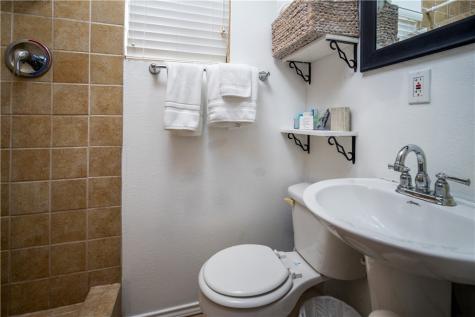 1703 Bayshores Rockport TX 78382