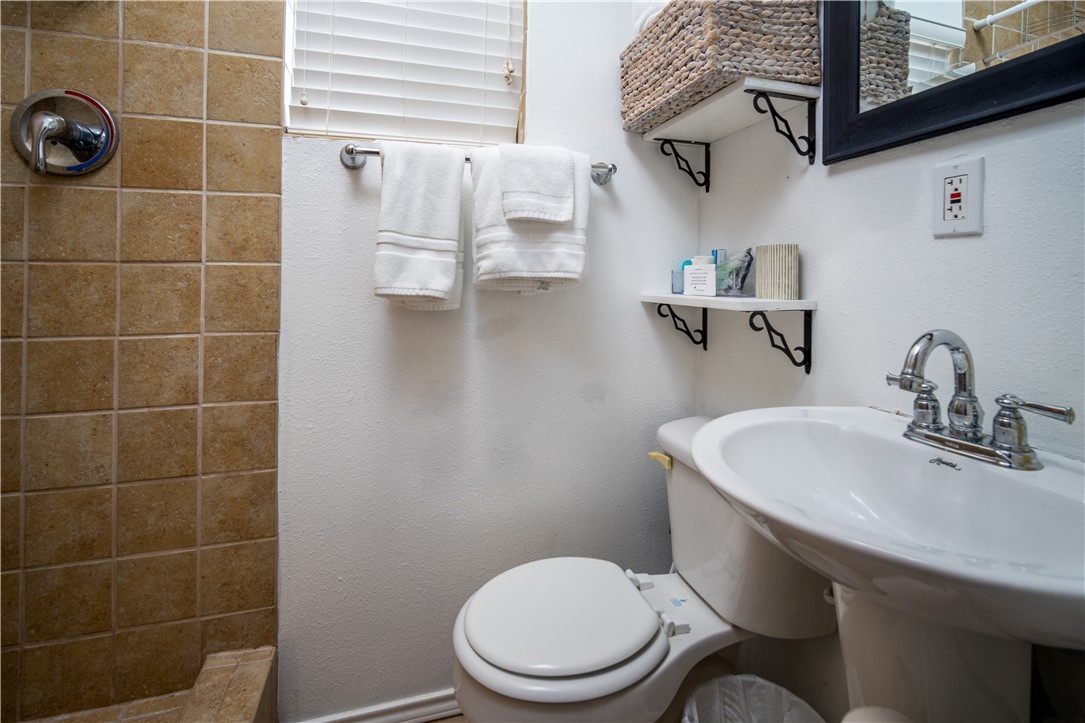 1703 Bayshores Rockport TX 78382