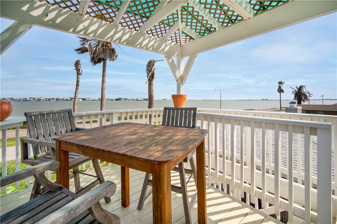 1703 Bayshores Rockport TX 78382
