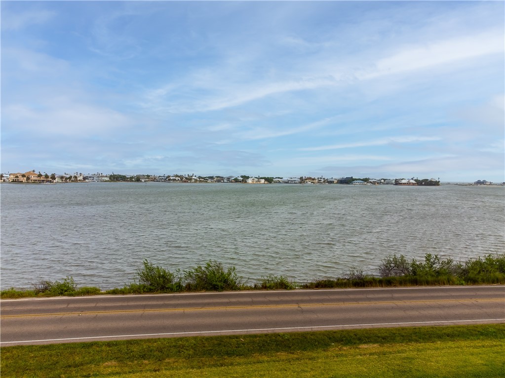 1703 Bayshores Rockport TX 78382