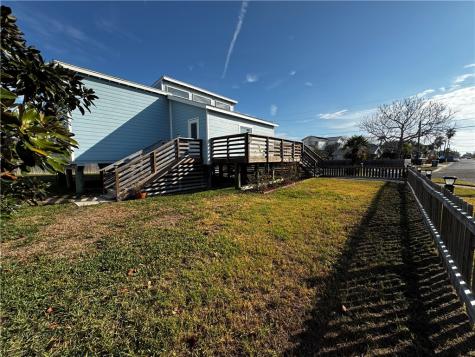 202 W Roberts Avenue Port Aransas TX 78373