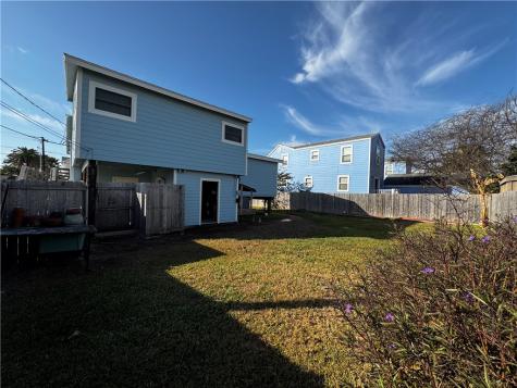 202 W Roberts Avenue Port Aransas TX 78373