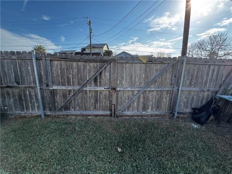 202 W Roberts Avenue Port Aransas TX 78373
