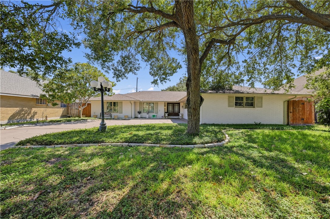 137 Del Mar Boulevard Corpus Christi TX 78404