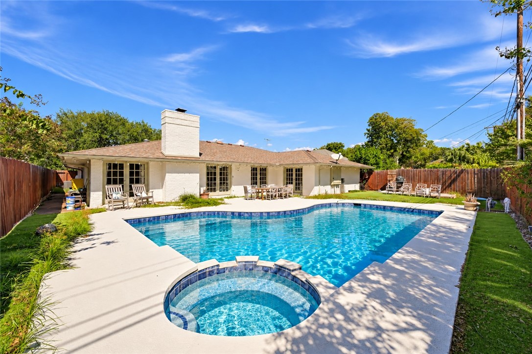 137 Del Mar Boulevard Corpus Christi TX 78404