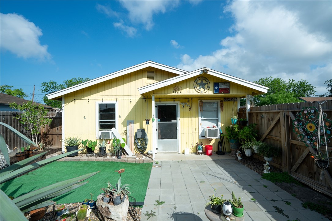 2818 Blake Street Corpus Christi TX 78405