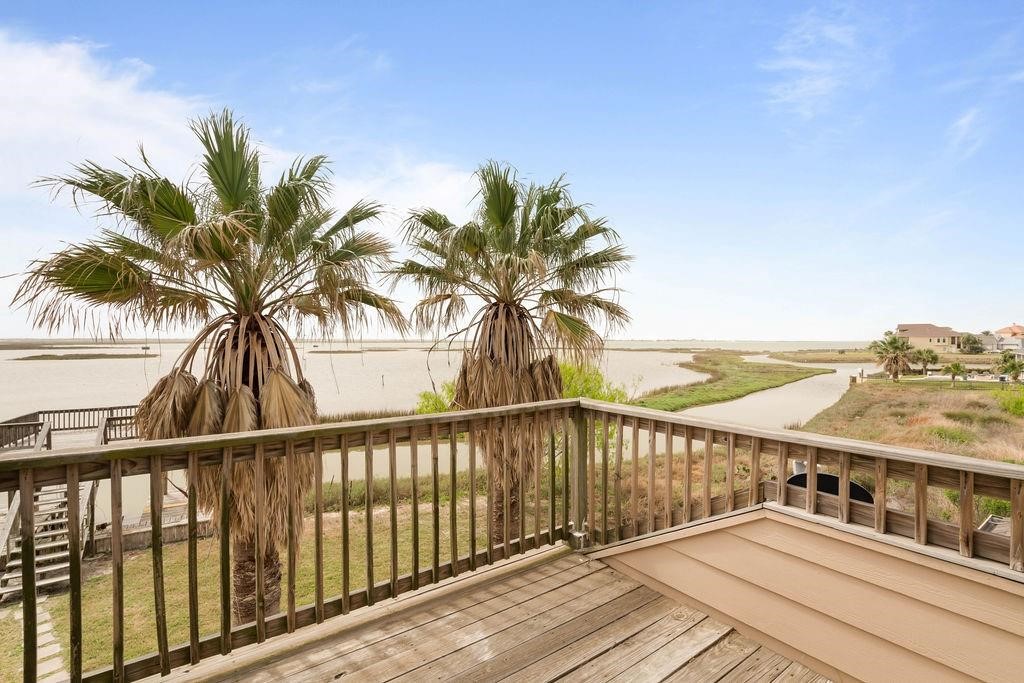 1022 Cape Velero Drive Rockport TX 78382