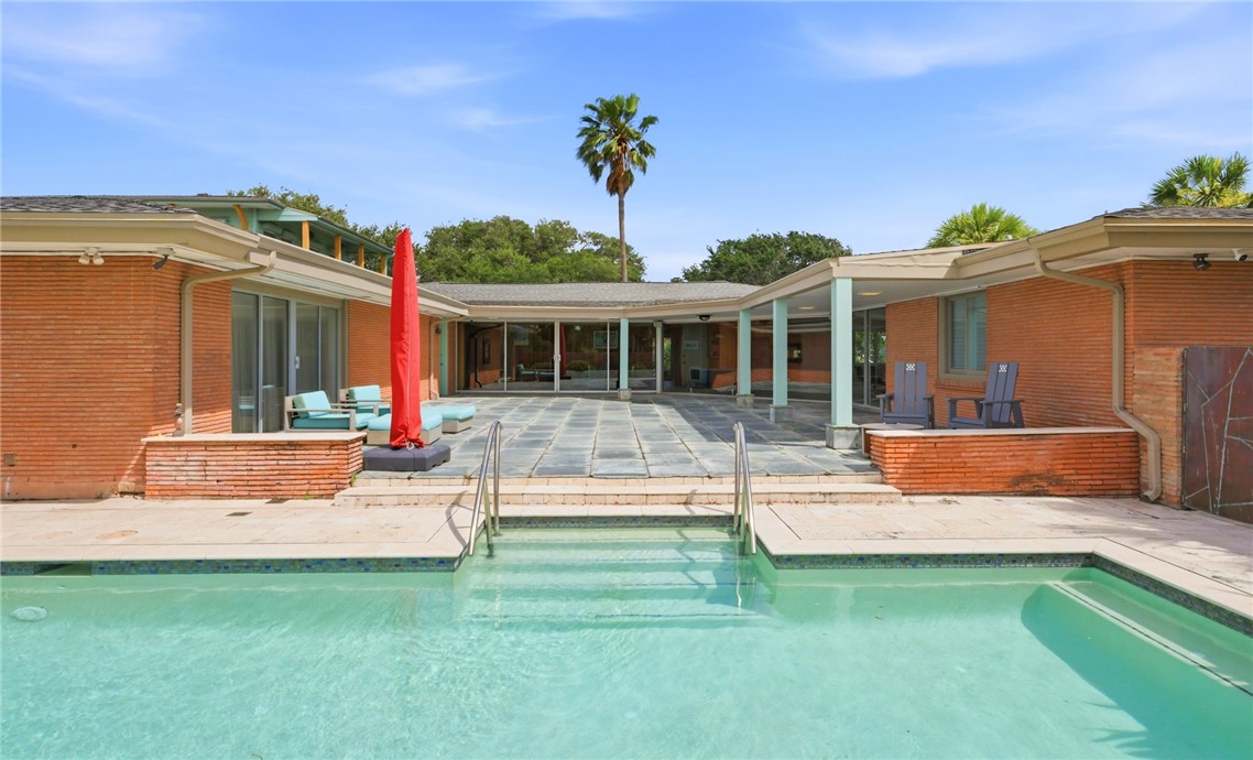 2011 Ocean Drive Corpus Christi TX 78404