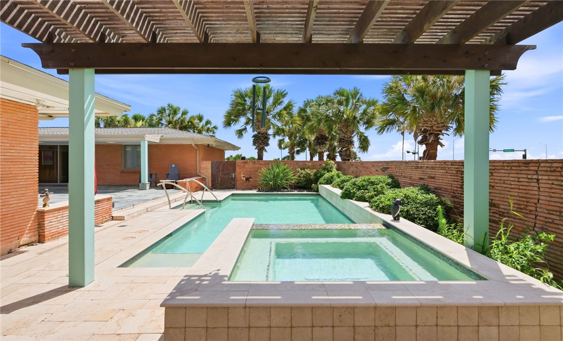 2011 Ocean Drive Corpus Christi TX 78404
