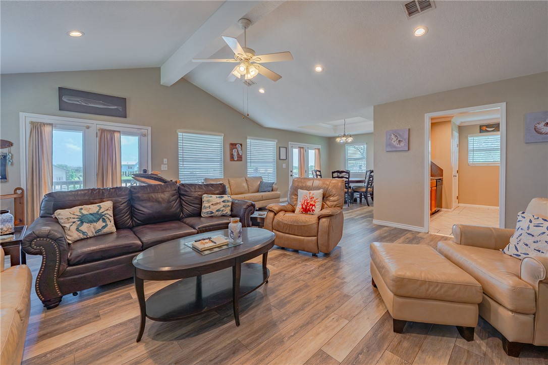 142 Lakeshore Drive Rockport TX 78382