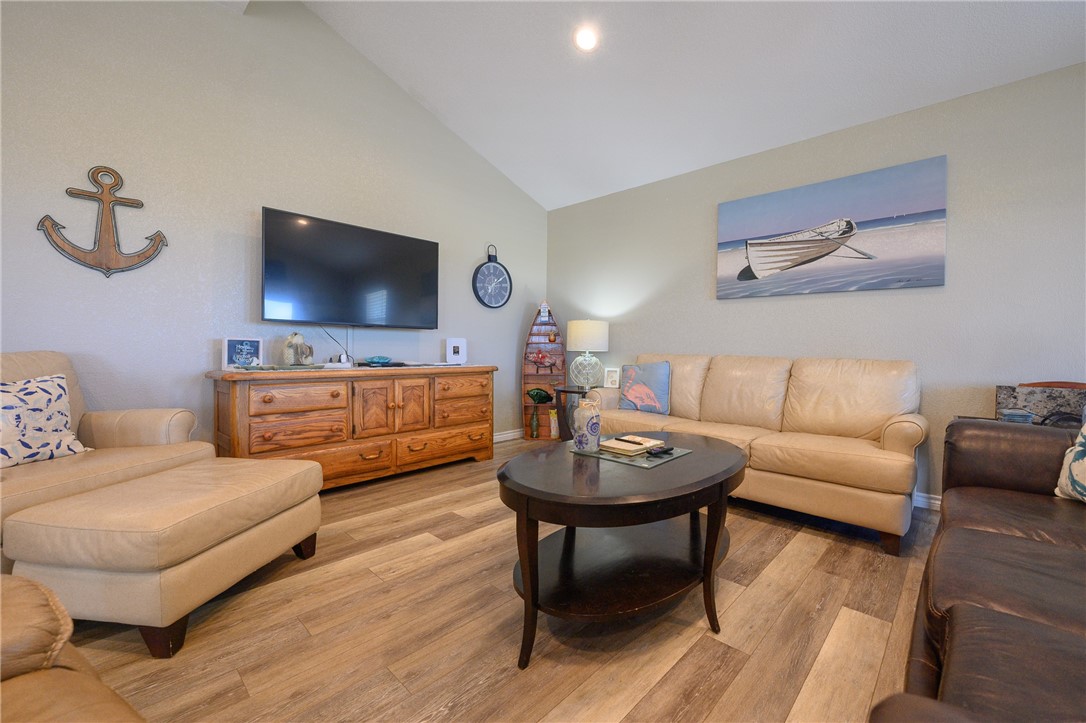 142 Lakeshore Drive Rockport TX 78382