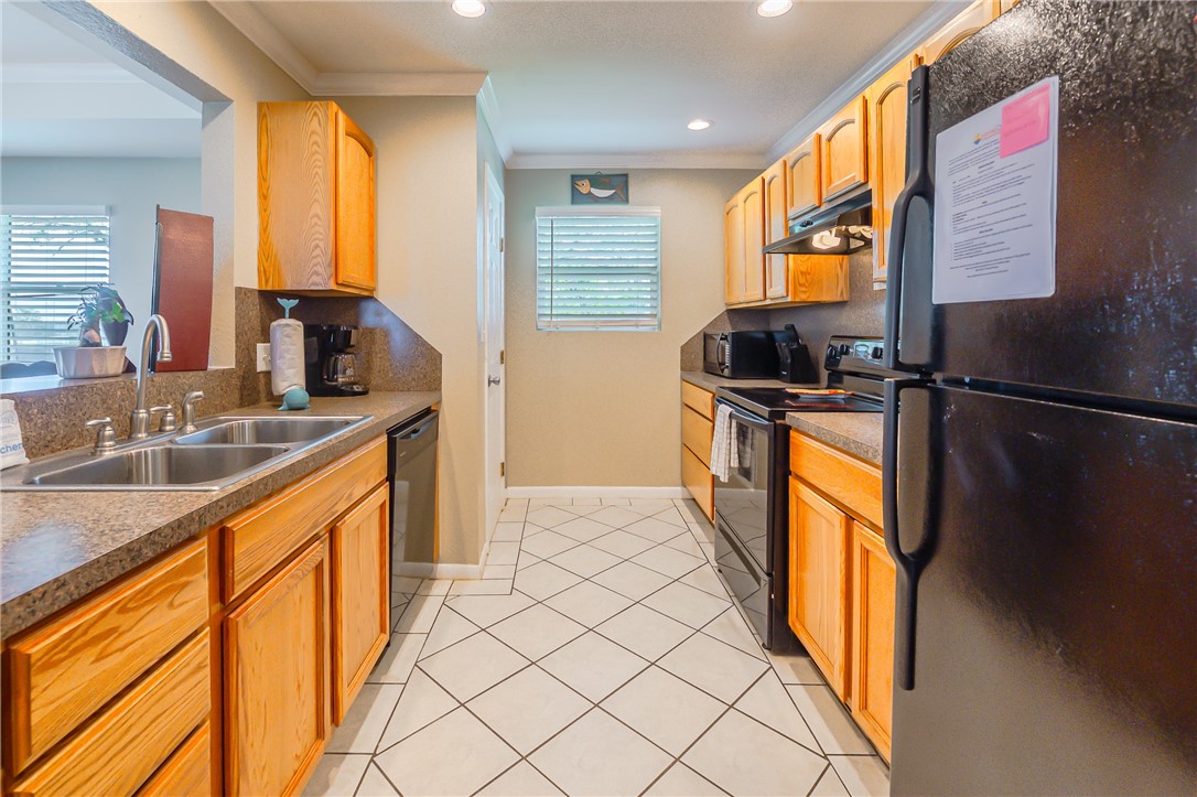142 Lakeshore Drive Rockport TX 78382