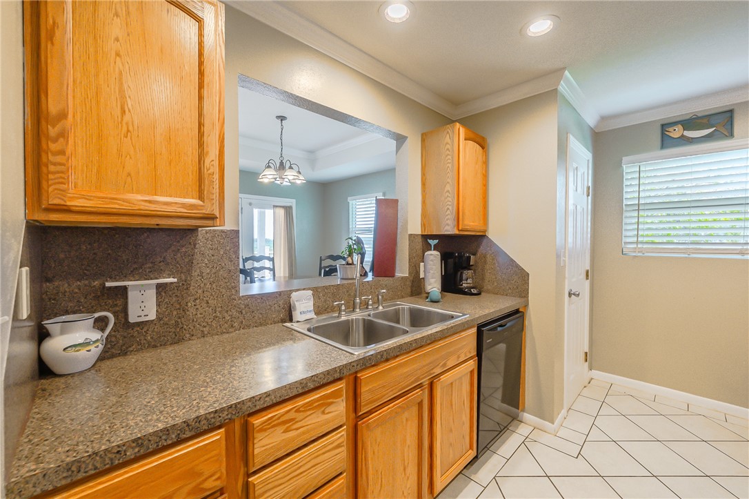 142 Lakeshore Drive Rockport TX 78382