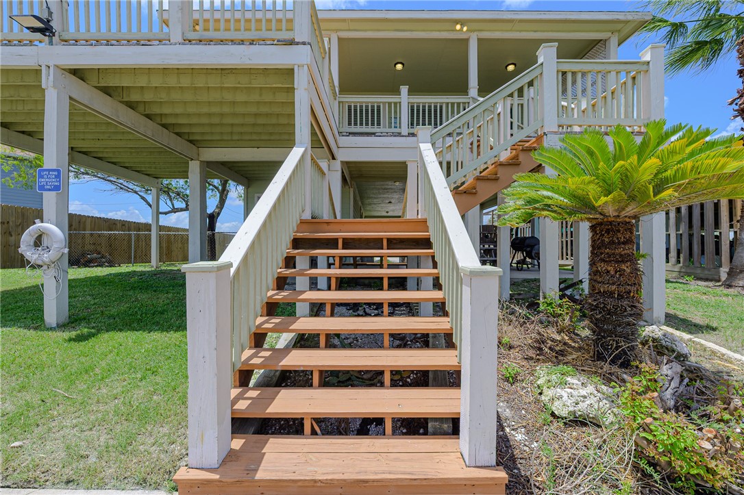 142 Lakeshore Drive Rockport TX 78382