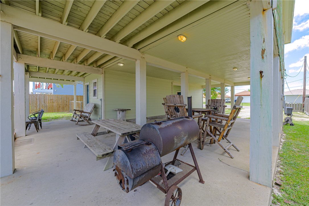 142 Lakeshore Drive Rockport TX 78382