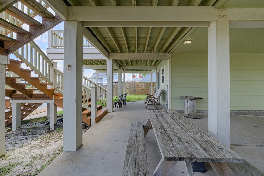 142 Lakeshore Drive Rockport TX 78382