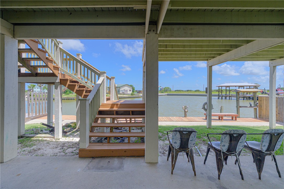142 Lakeshore Drive Rockport TX 78382