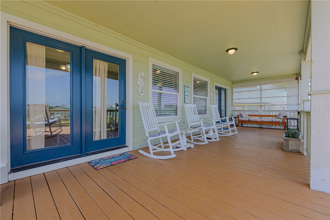 142 Lakeshore Drive Rockport TX 78382