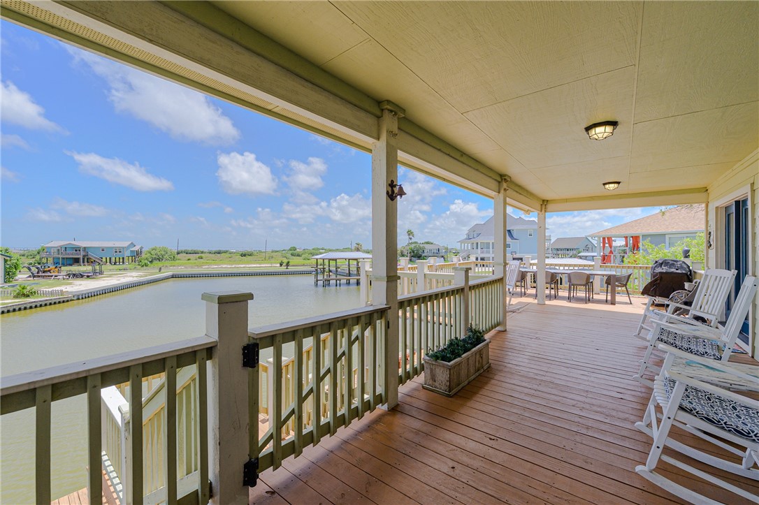 142 Lakeshore Drive Rockport TX 78382