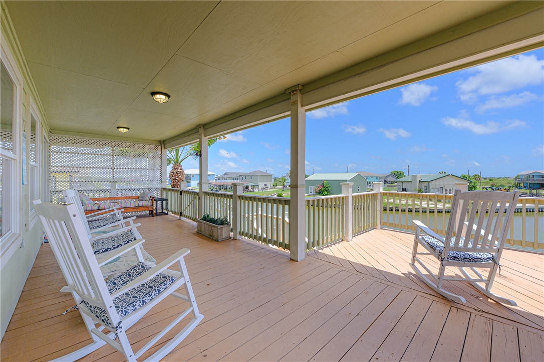 142 Lakeshore Drive Rockport TX 78382