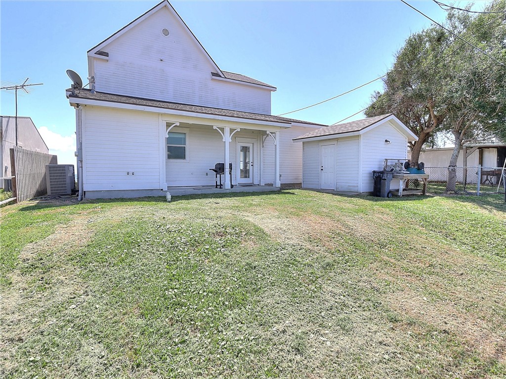1615 Water Street Rockport TX 78382
