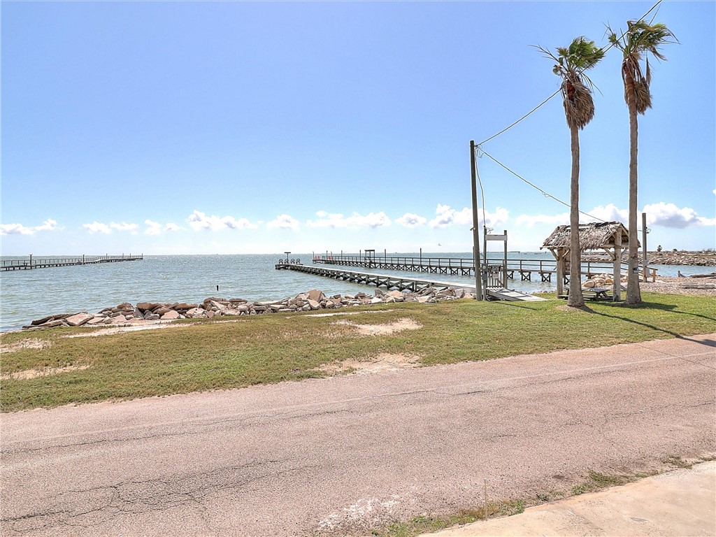 1615 Water Street Rockport TX 78382