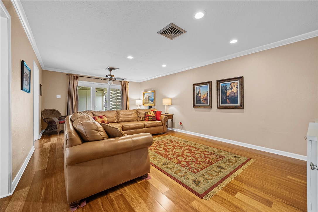 5034 Cascade Corpus Christi TX 78413